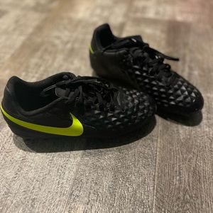 Boys soccer cleats Nike